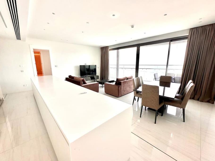 Del Mar Beachfront 3 Bedroom 'A' Residence Limassol Exterior foto