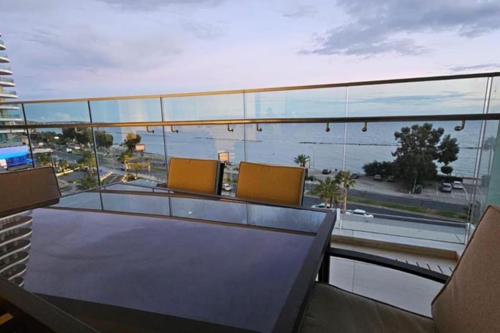 Del Mar Beachfront 3 Bedroom 'A' Residence Limassol Exterior foto